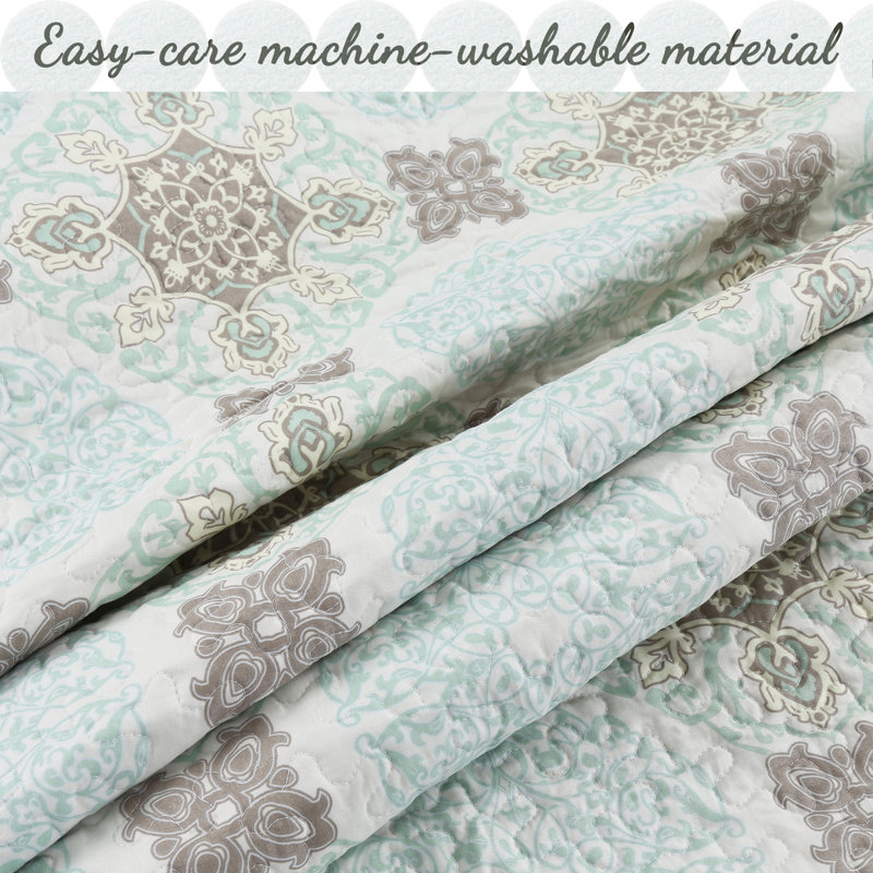 Damask Quilt, King Quilt + 2 King Shams