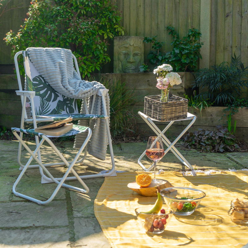 Harbour Housewares - Folding Beach Furniture - Banana Leaf
