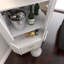 Bar en bois avec 2 tablettes de rangement ouvertes et 2 tiroirs-148899953