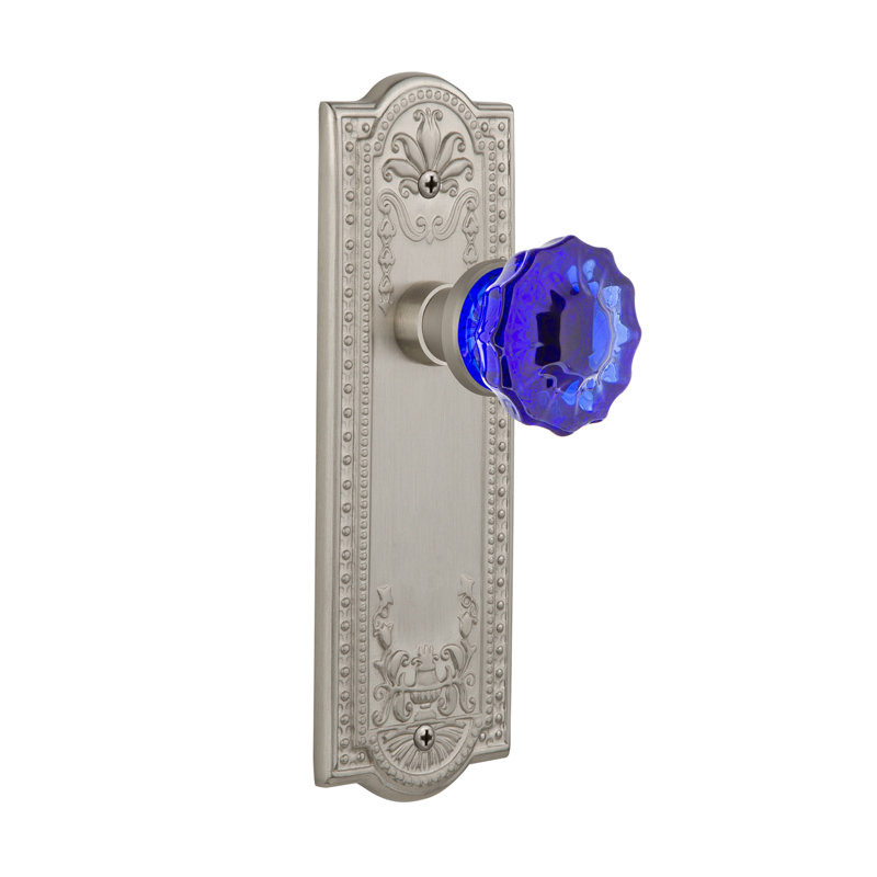 Plaque Meadows avec bouton de porte en cristal cobalt, 2 3/4, Nickel satiné