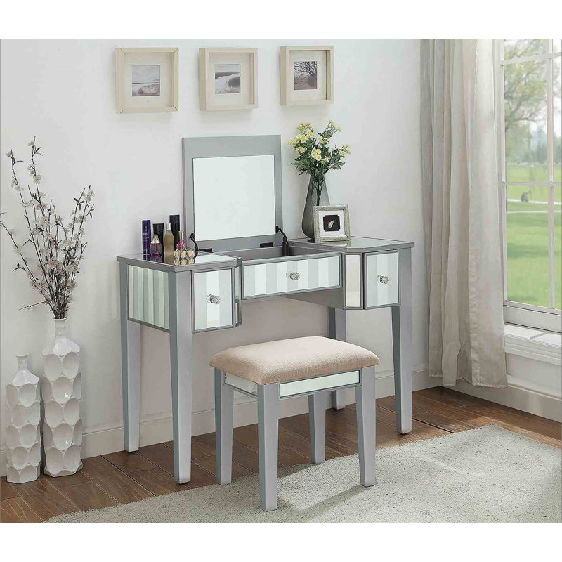 Salyer Vanity, Silver