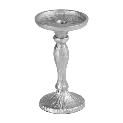 Chandelles en métal de première colonne