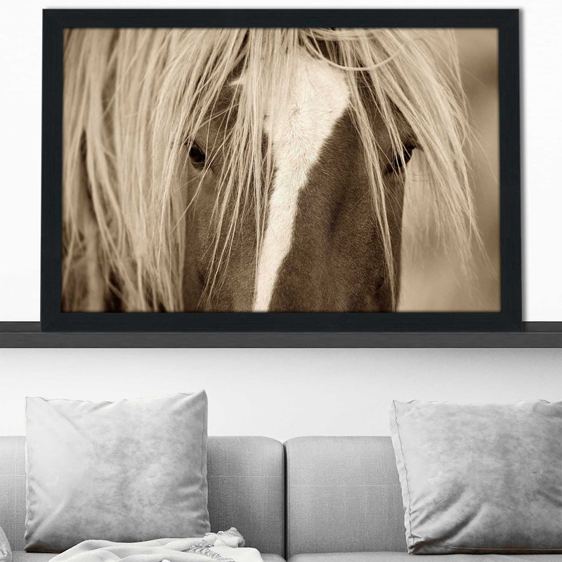 La blonde par - photographie, Cadre espresso, H 21,5 po x l 27,5 po x P 0,75 po