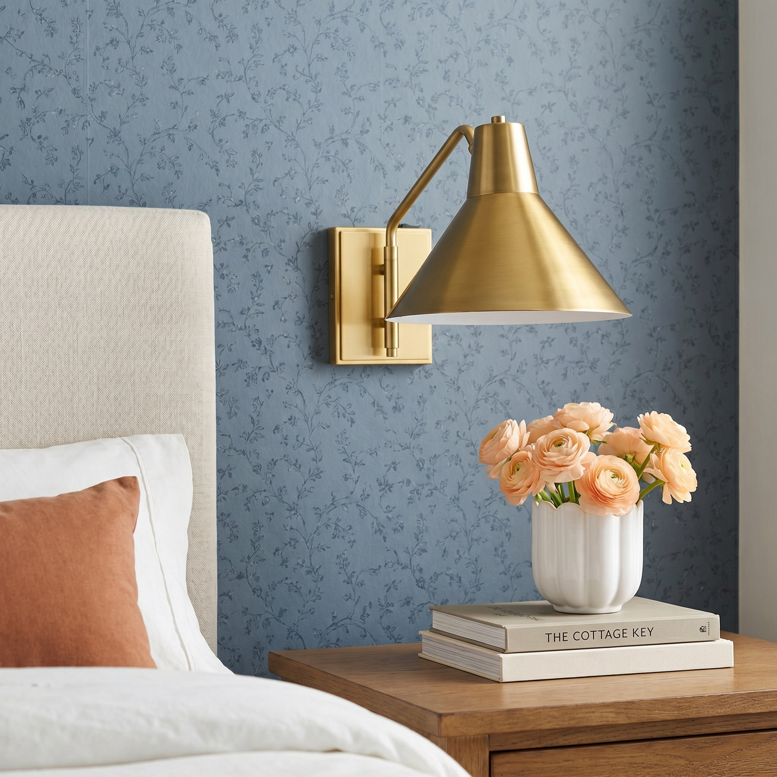 Single Light Armed Sconce, Brushed Bronze