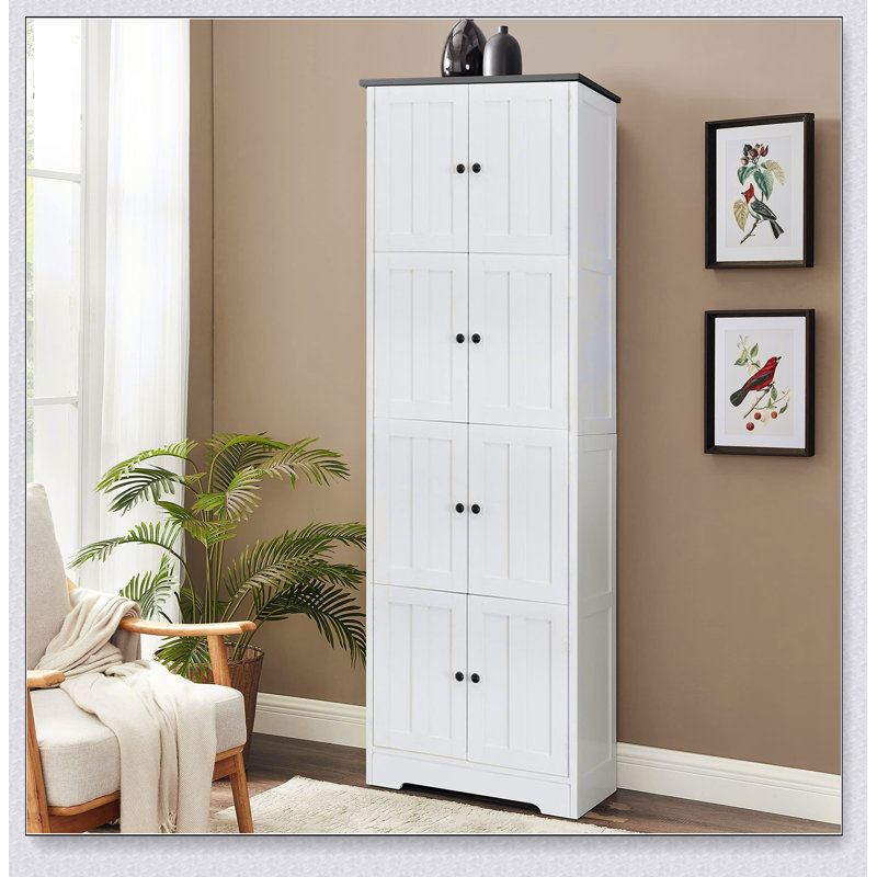 Armoire de rangement haute à quatre portes et étagères pour une organisation polyvalente de la maison et un gain de place optimal.