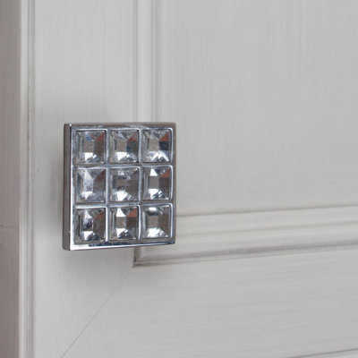 GlideRite Hardware Classic Square Crystal Knob