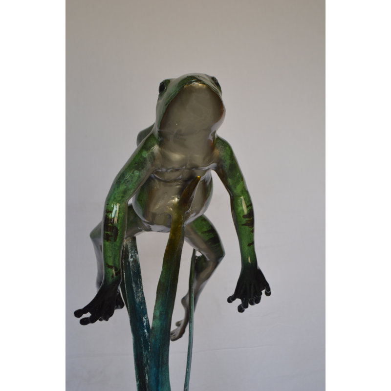 Grande statue de grenouille Lyndhurst sautant sur un marbre - Taille: L 30 po x l 14 po x H 34 po.