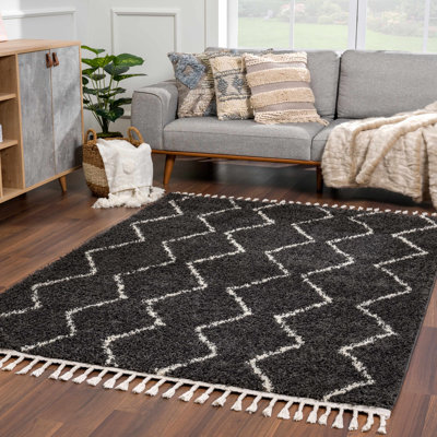 Tapis noir en polypropylène tissé à la machine Jestene