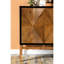 Armoire d'appoint brune antique à 4 portes ornée de détails antiques pour un espace de rangement caché