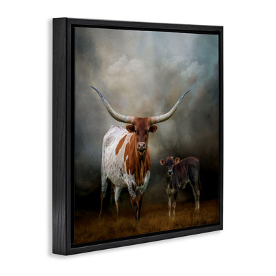 «Longhorn & Calf Babysitter», toile encadrée flottante noire par Kelley Parker