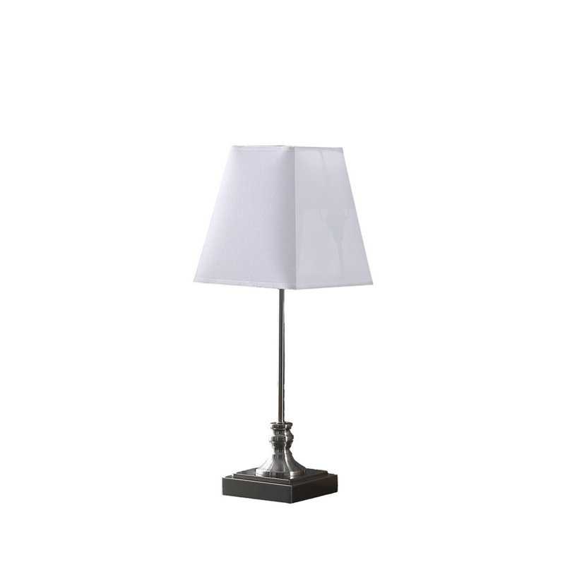 Lampe de table carrée 18,75 po In Century