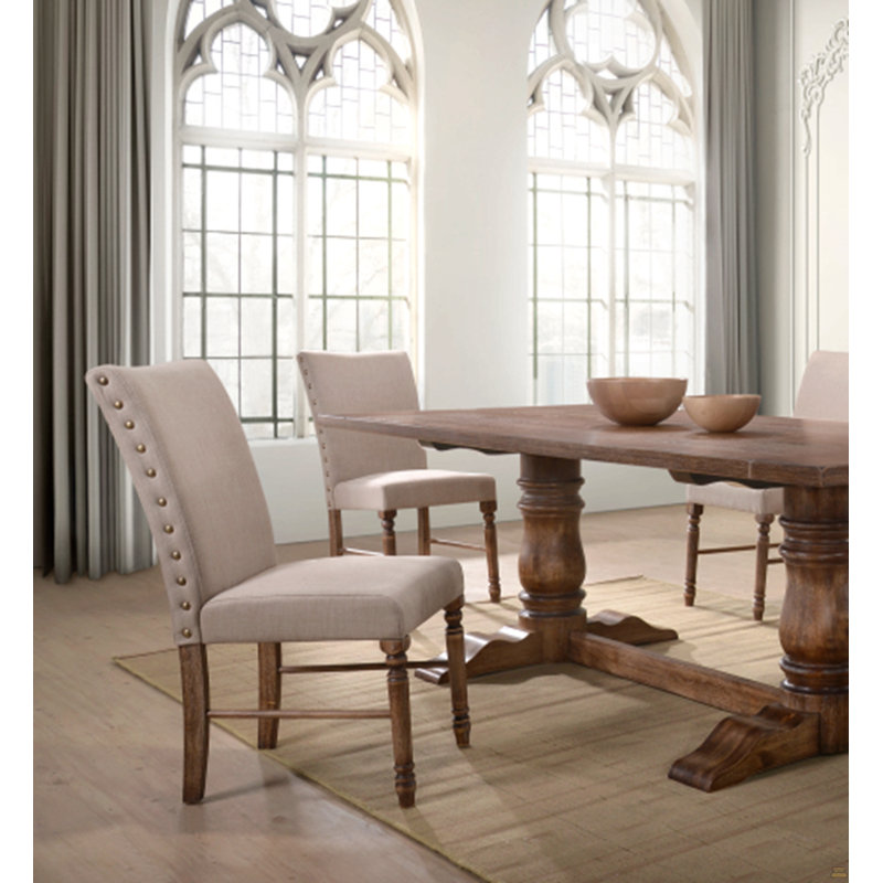 Chaise de salle à manger rembourrée avec garniture cloutée
