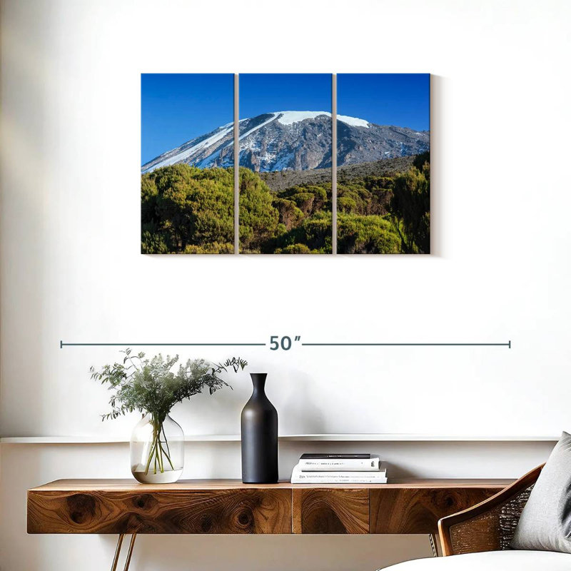 Mont Kilimandjaro enneigé, H 20 po x l 33 po