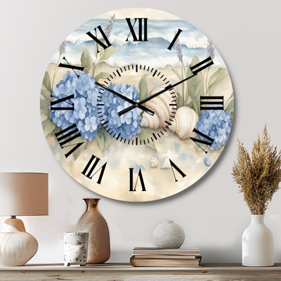 Hortensias au bord de l'eau - Horloge murale silencieuse en métal de style côtier