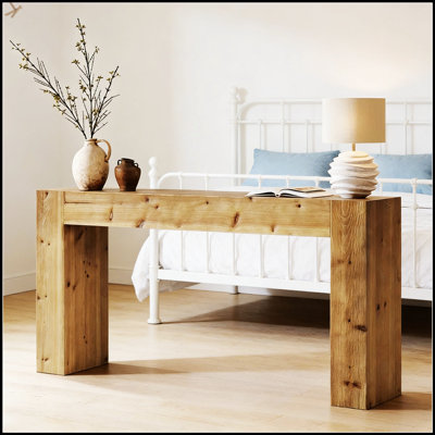 Durable Solid Wood Side Table With Minimalist Design, Perfect For Hallways And Living Rooms, Ensuring Stability And Style.
