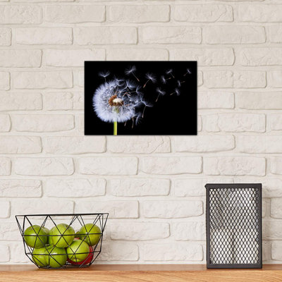 «Dandelion Blowing I» par Bess Hamiti - reproduction de photo