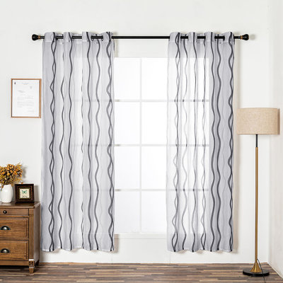 Paire de rideaux semi-transparents avec œillets