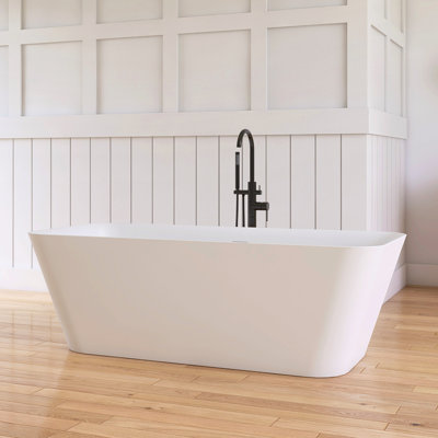 Baignoire de trempage profonde autoportante à surface solide 67 po Forma