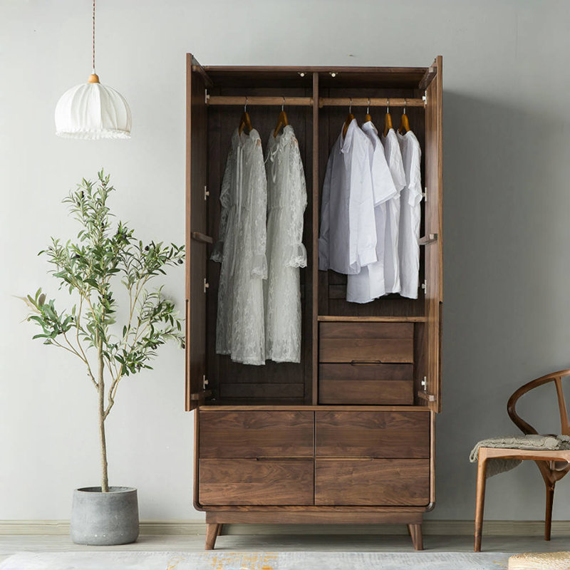 Armoire moderne et simple en bois massif