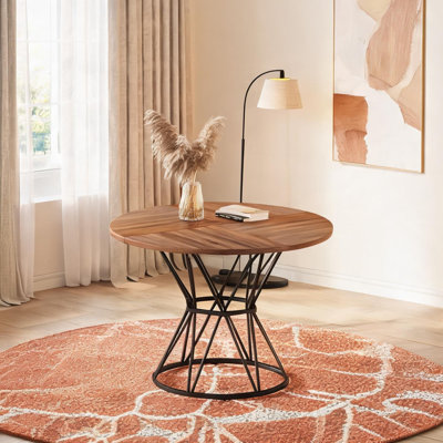 Table de salle à manger ronde de 47,3 pouces pour 4-6, plateau en panneau de fibres à densité moyenne en bois de noyer avec base en croix noire classique, style industriel moderne pour la salle à manger ou la cuisine