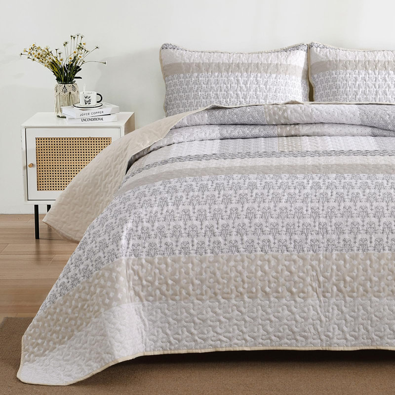 3-Piece Bohemian Stripe Quilt Set Lightweight Microfiber All Season, King Quilt + 2 King Pillowcases, Beige