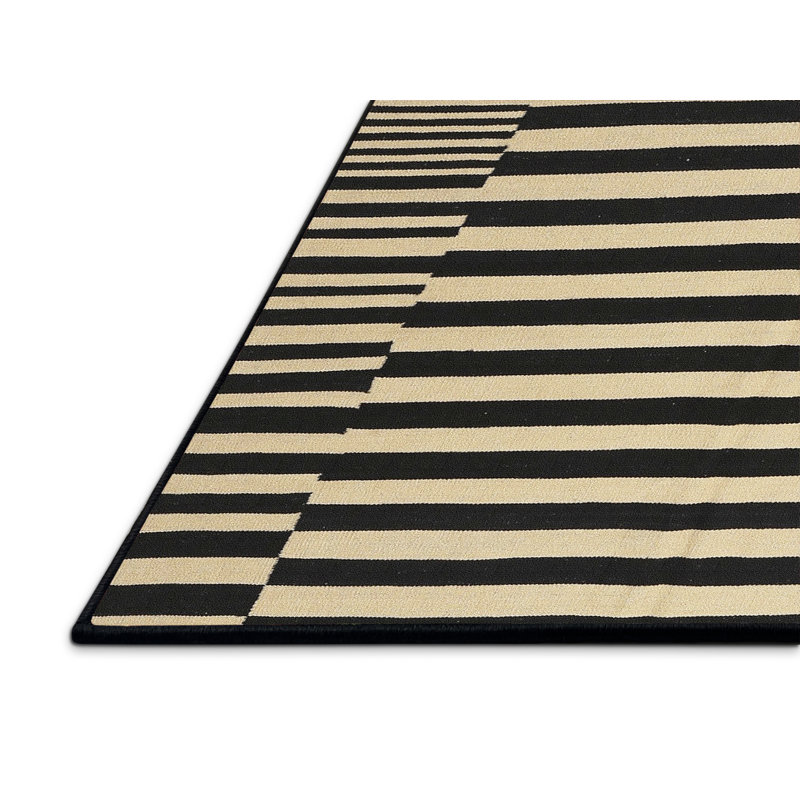 Tapis contemporain noir / beige / rouge, Rectangle 5 pi x 7 pi