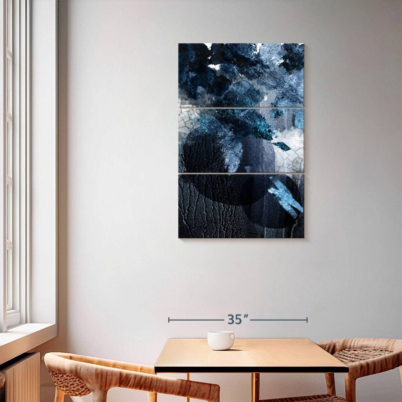 Avery Navy White, 57" H x 36" W