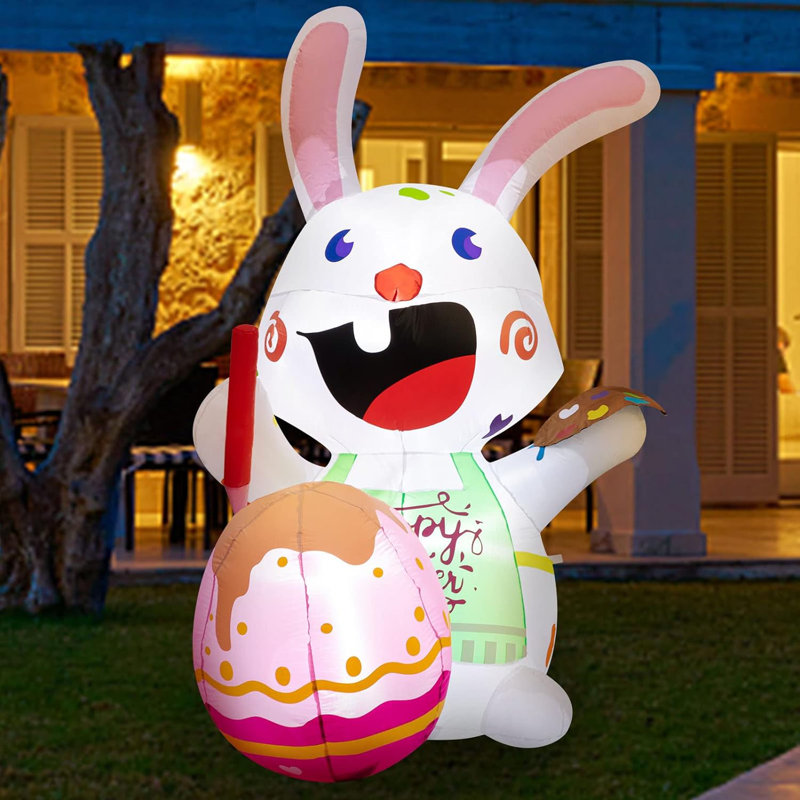 Lapin de Pâques avec œuf gonflable