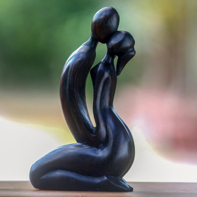Fai Figurines & Sculptures