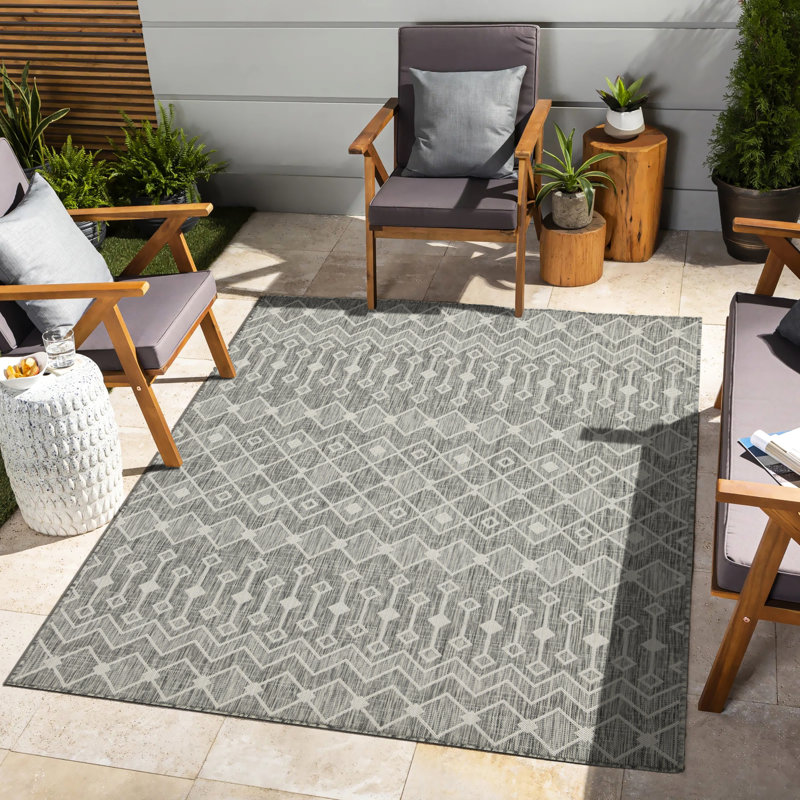 Sunshine Area Rug - Silver 5Ft 3In X 7Ft 3In. For Indoor & Outdoor. Stain . Polypropylene. And Pet Safe. Made In Turkey. Easy To Maintain Indoor/Outdoor . Polypropylene . . Clean