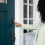 Verrou intelligent à écran tactile 2 touches avec verrou d'empreintes digitales et Bluetooth Yale Assure Lock-115675215-123415168