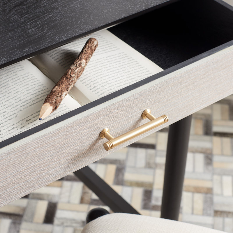 Bureau Komon, Noir