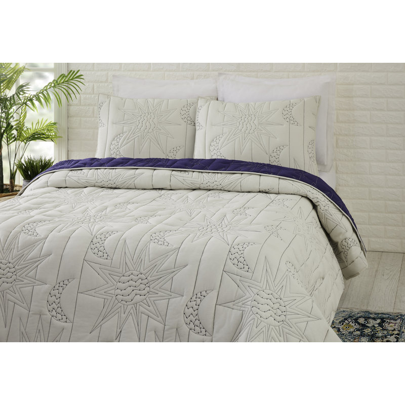 Full White Cotton Reversible Quilt Set with Graphic Detail