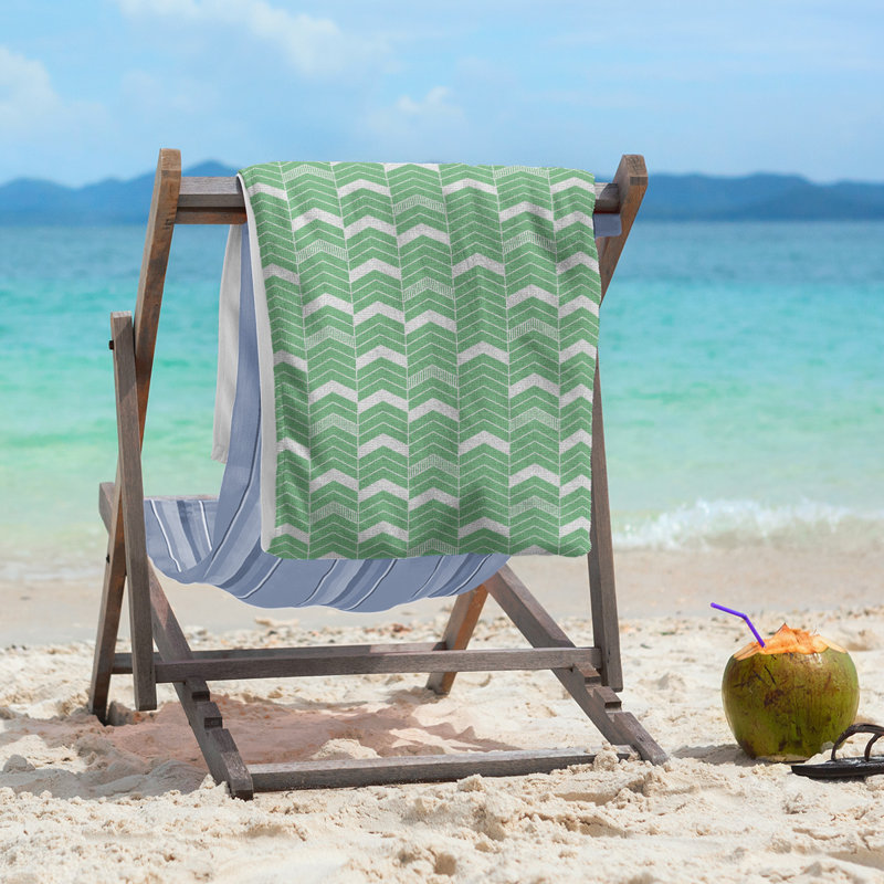 Serviette de plage lineed chevrons Stephenie, Vert / blanc cassé