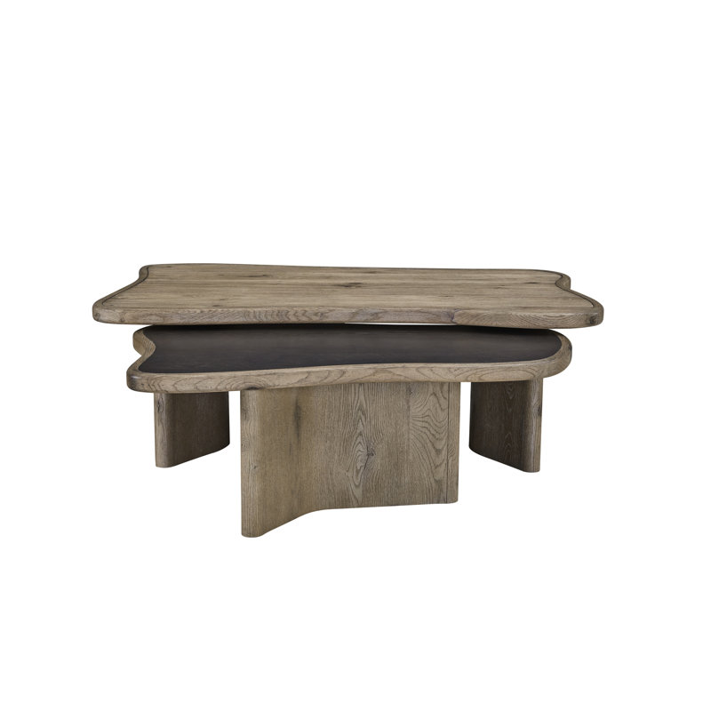 Table basse gigogne en chêne noueux anglais - Deux pièces avec bords arrondis et plateaux de forme libre, profondeur 127 cm, largeur 76 cm, hauteur 44,7 cm, poids 58 kg de chêne, plateaux aux bords organiques, profond et large.