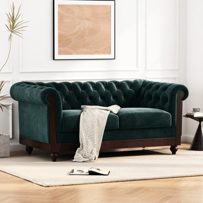 Sofa de 153 cm (60,44 po) avec revêtement en velours. Construction élégante avec accoudoirs arrondis, idéale pour le salon ou la chambre à coucher (deux personnes). Revêtement confortable en pin.