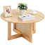 Table basse en rotin et table basse ronde en bois à un niveau pour le salon