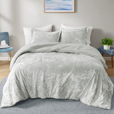 Édredon gris avec velours écrasé captivant et intérieur confortable