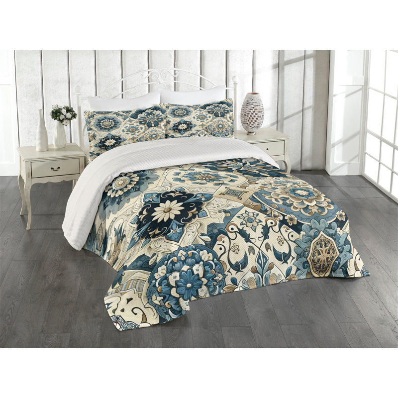 Polyester Floral Coverlet, King Coverlet + 2 Standard Shams