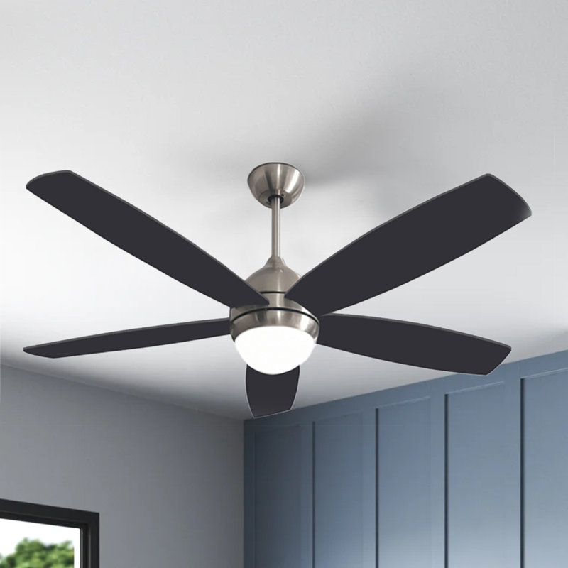 Ventilateur de plafond standard à DEL à 5 pales de 52 po avec télécommande et ensemble d'éclairage inclus Ceaira