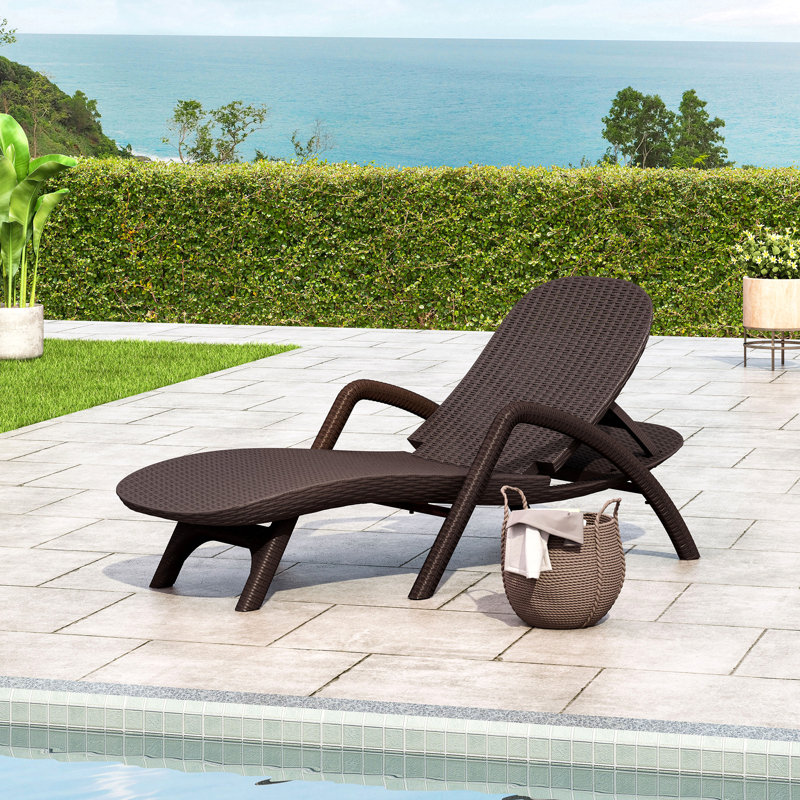 CHAISE MIKAEL CHAISE