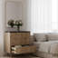 Commode moderne à 3 tiroirs avec façades cannelées, tiroirs de rangement larges, bordures de sécurité et ensemble anti-basculement