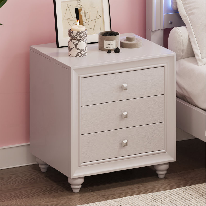 Table de chevet de style moderne avec 3 tiroirs
