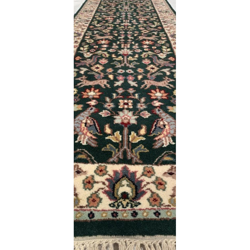 Floral Area Rug in Green