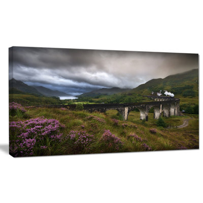 " Glenfinnan Viaduct, Scotland "