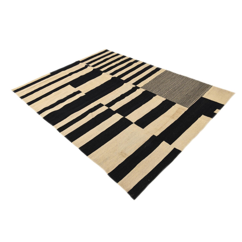 Tapis noir et blanc 5 x 8
