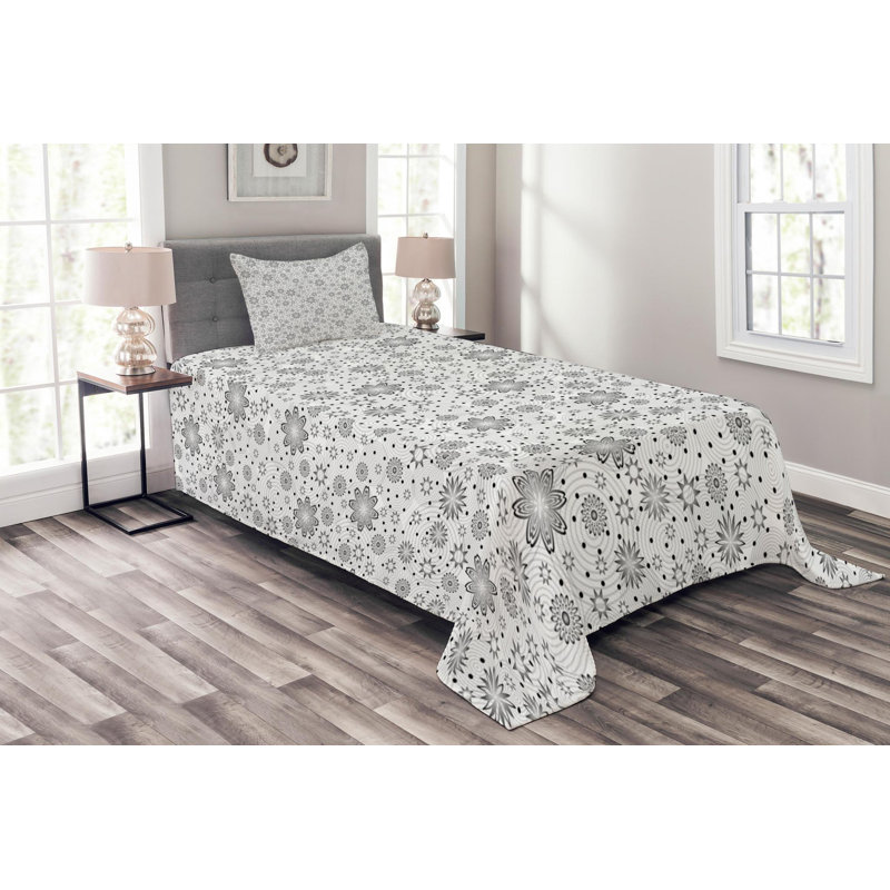 Farmhouse / Country Polyester Floral Coverlet, Twin Coverlet + 1 Sham