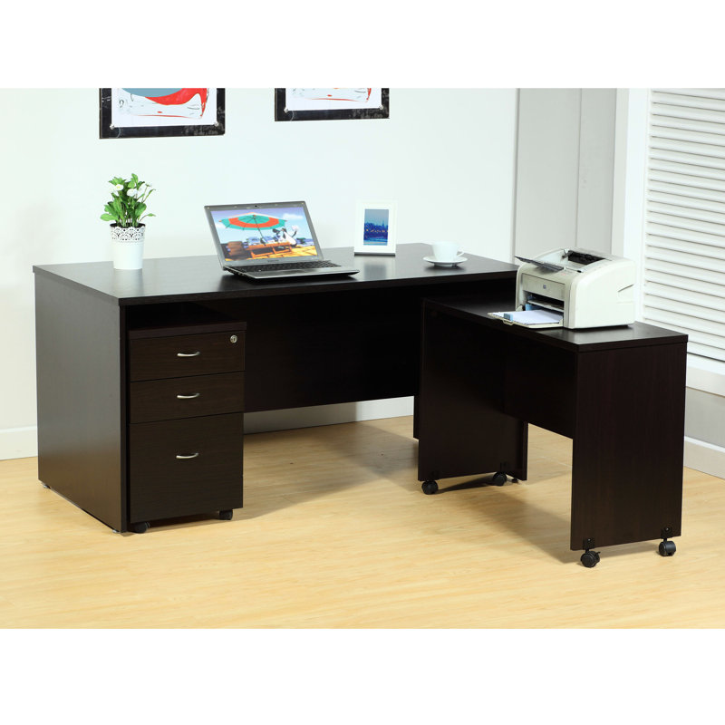 Bureau d'ordinateur rouge avec quatre roulettes et un panneau arrière à deux panneaux verrouillables