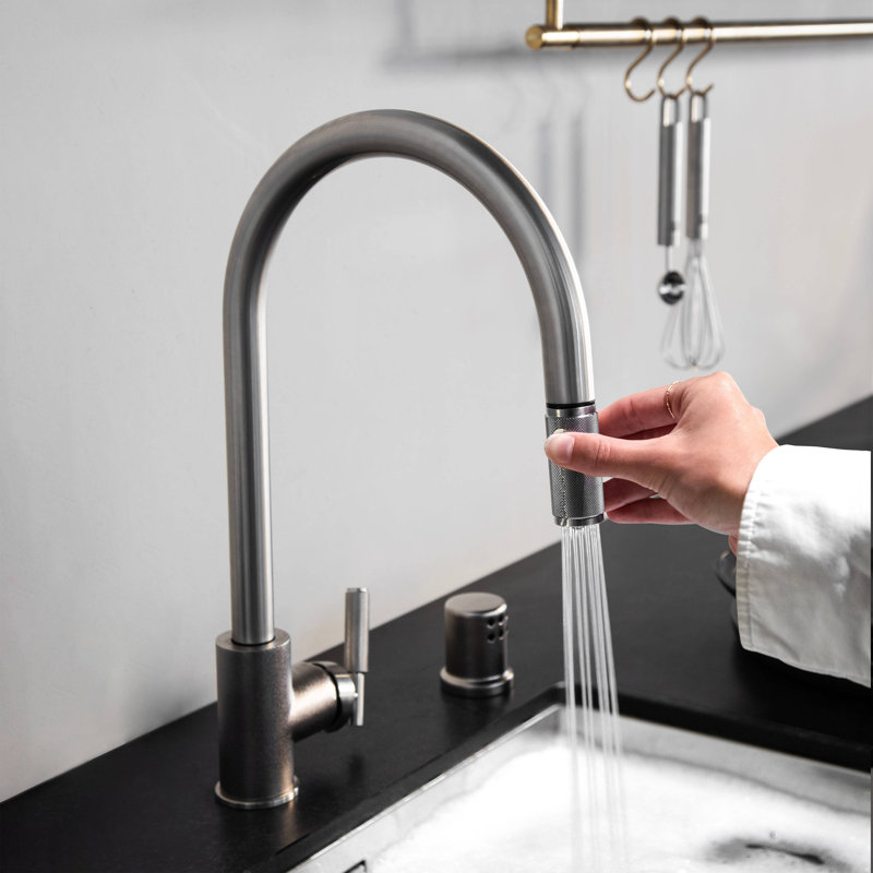 Kitchen Faucet / Pull-Out With Dual Spray / Cross, Brass
