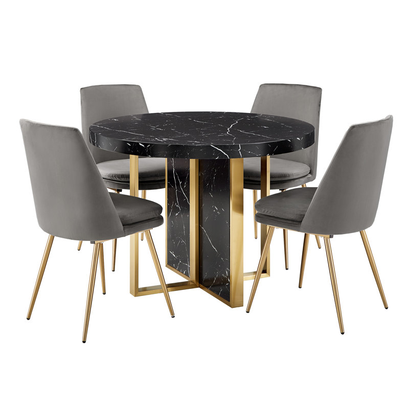 Ensemble repas pour quatre personnes, Noir